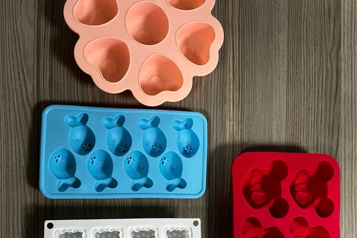 Custom silicone gummy and candy molds from RUUIPON