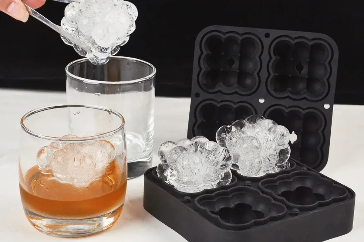 Custom silicone ice mold with finished ice pieces from RUUIPON
